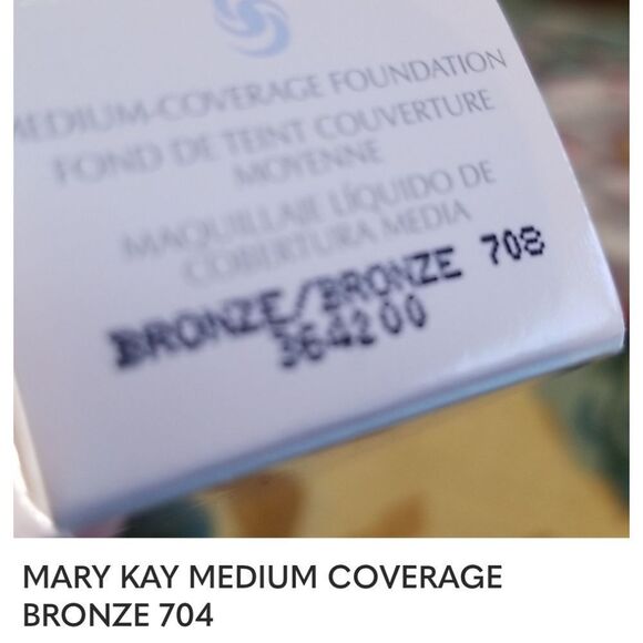 Mary Kay Medium Coverage Foundation - Bronze...704 - Picture 1 of 1